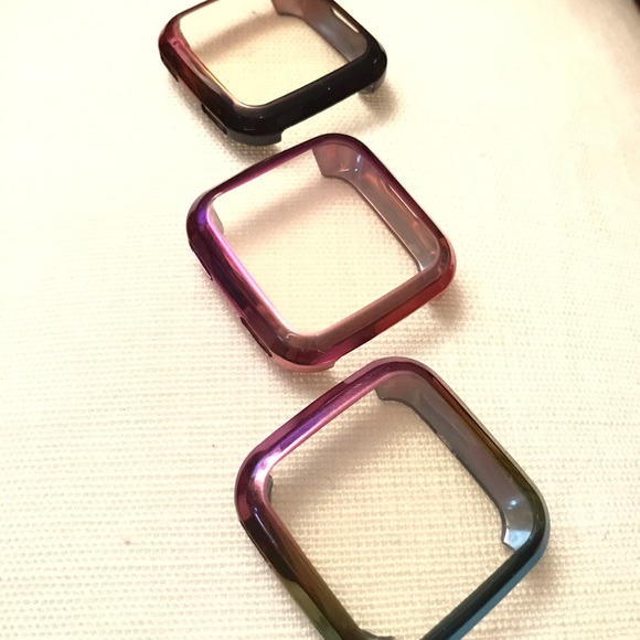 FitBit Versa Screen Protectors - Picture 1 of 8